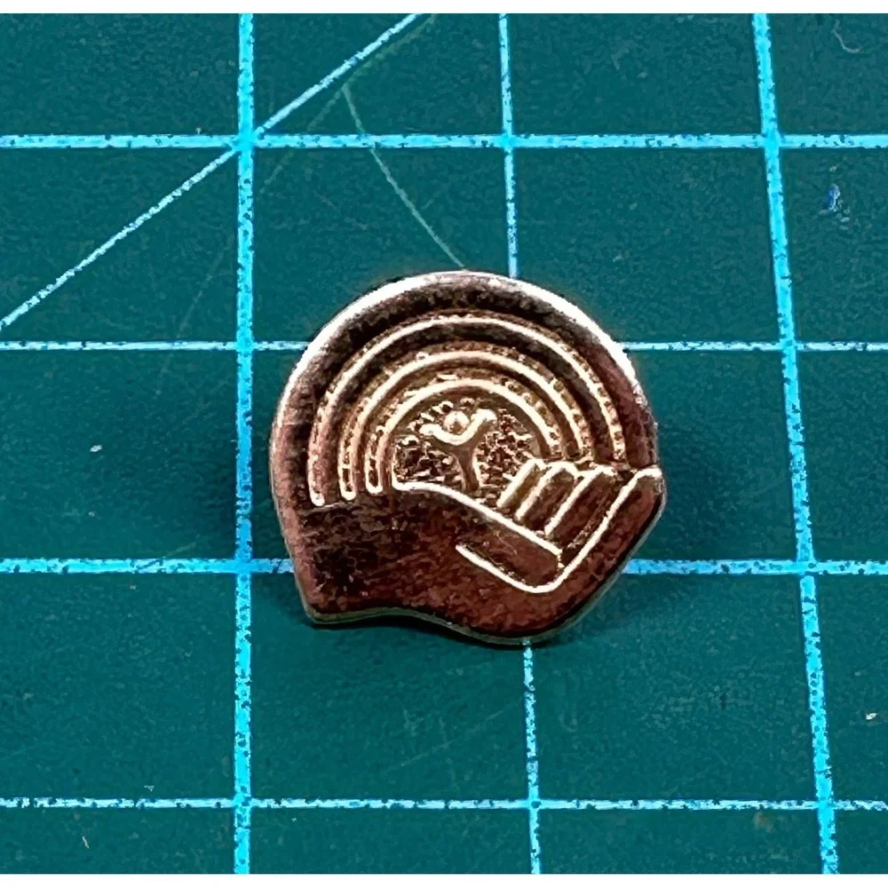 Vintage United Way Lapel Pin Union Made Metal IAMAW AFL CIO USA Gold Charity